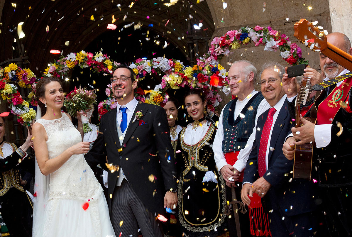 Salida boda en hospital del Rey Burgos